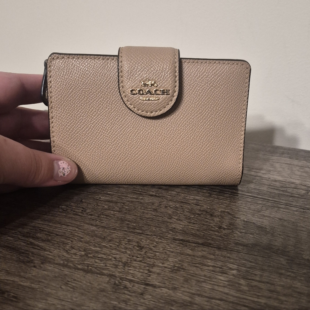 LIKE NEW Coach Canvas Leather Wallet in Beige with Oxblood Interior/Gold Harware